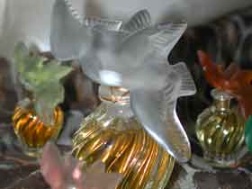 "L'air du Temps" (Air of Time) two doves